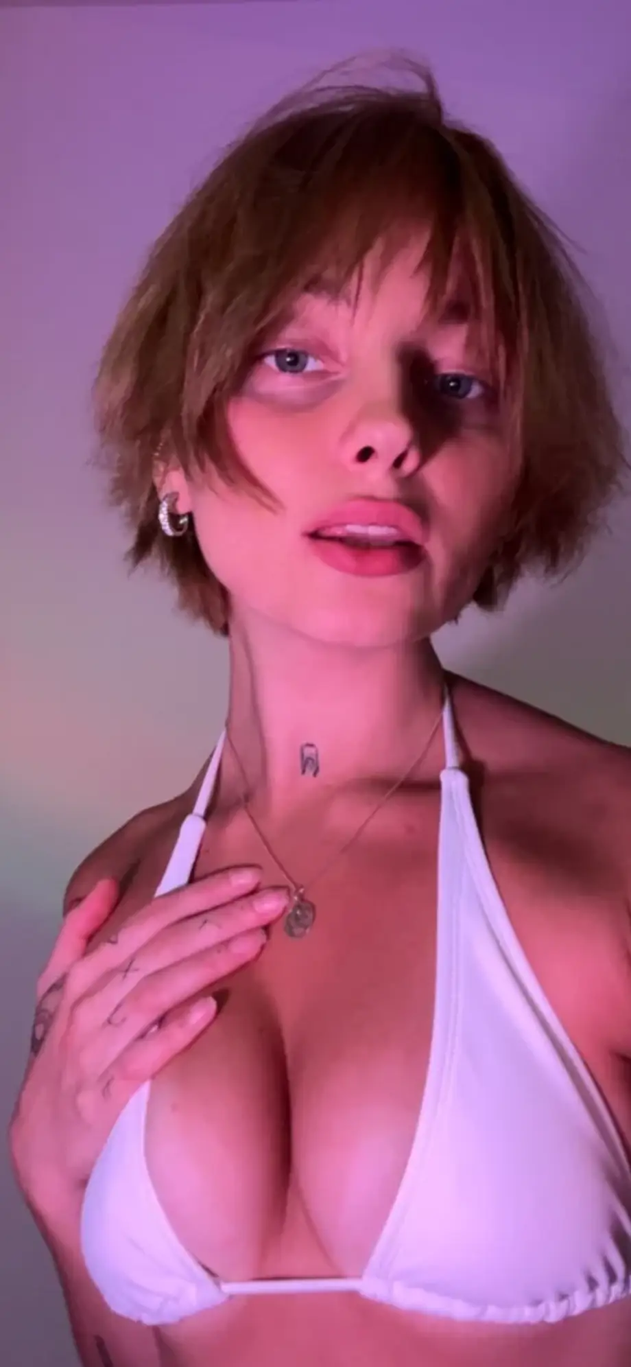 Molly 🏳️⚧️ skinny tgirl