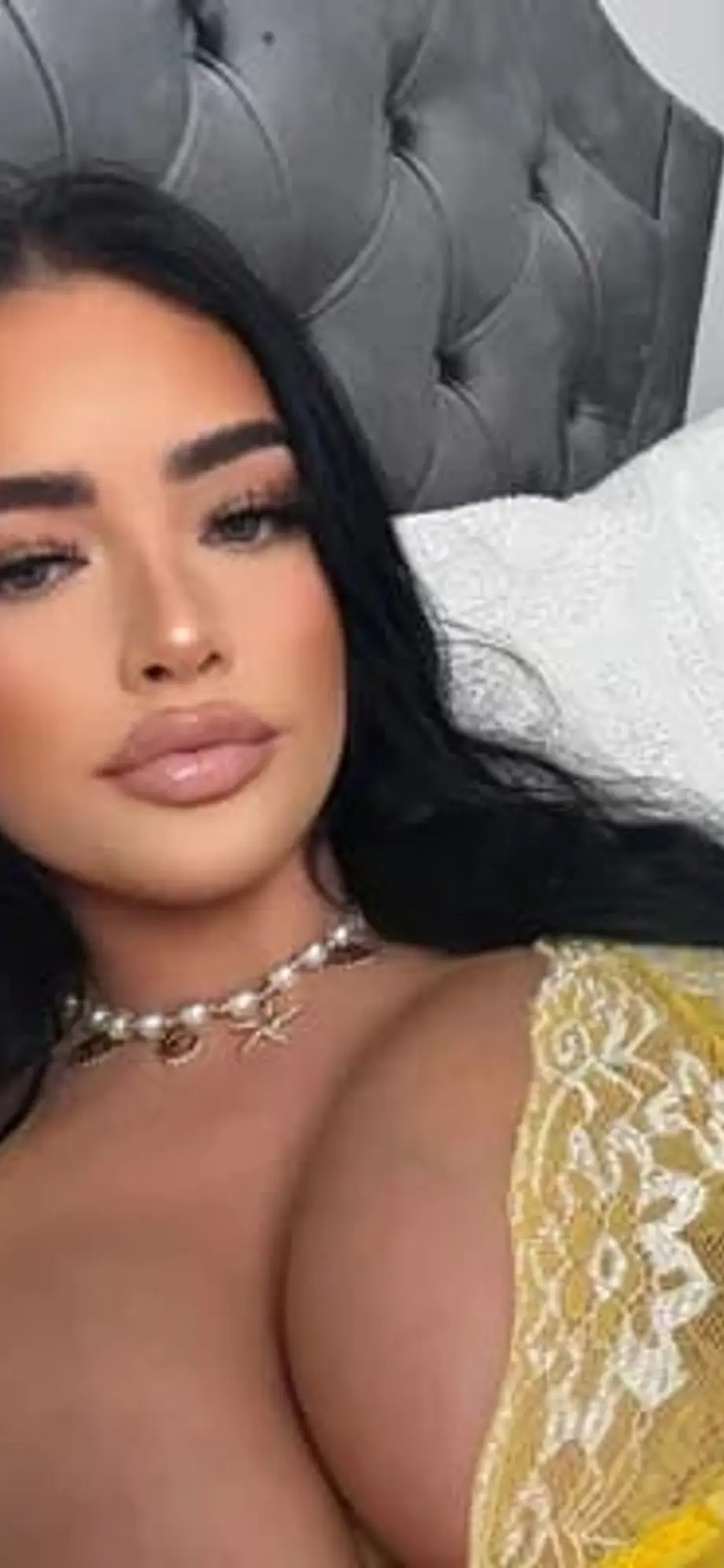 Evie - [FREE access to VIP]