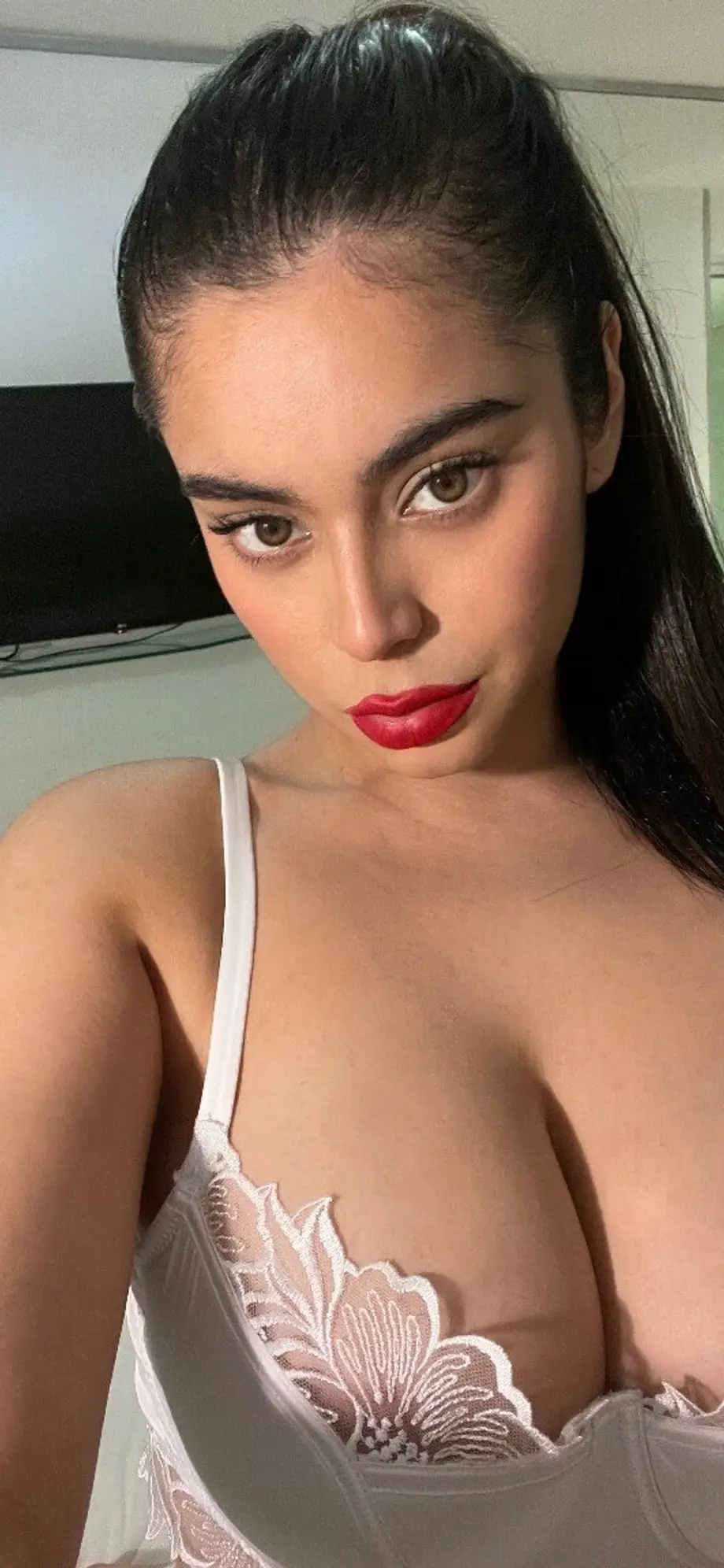 Big Titty Arab Princess 👑 FREE PAGE