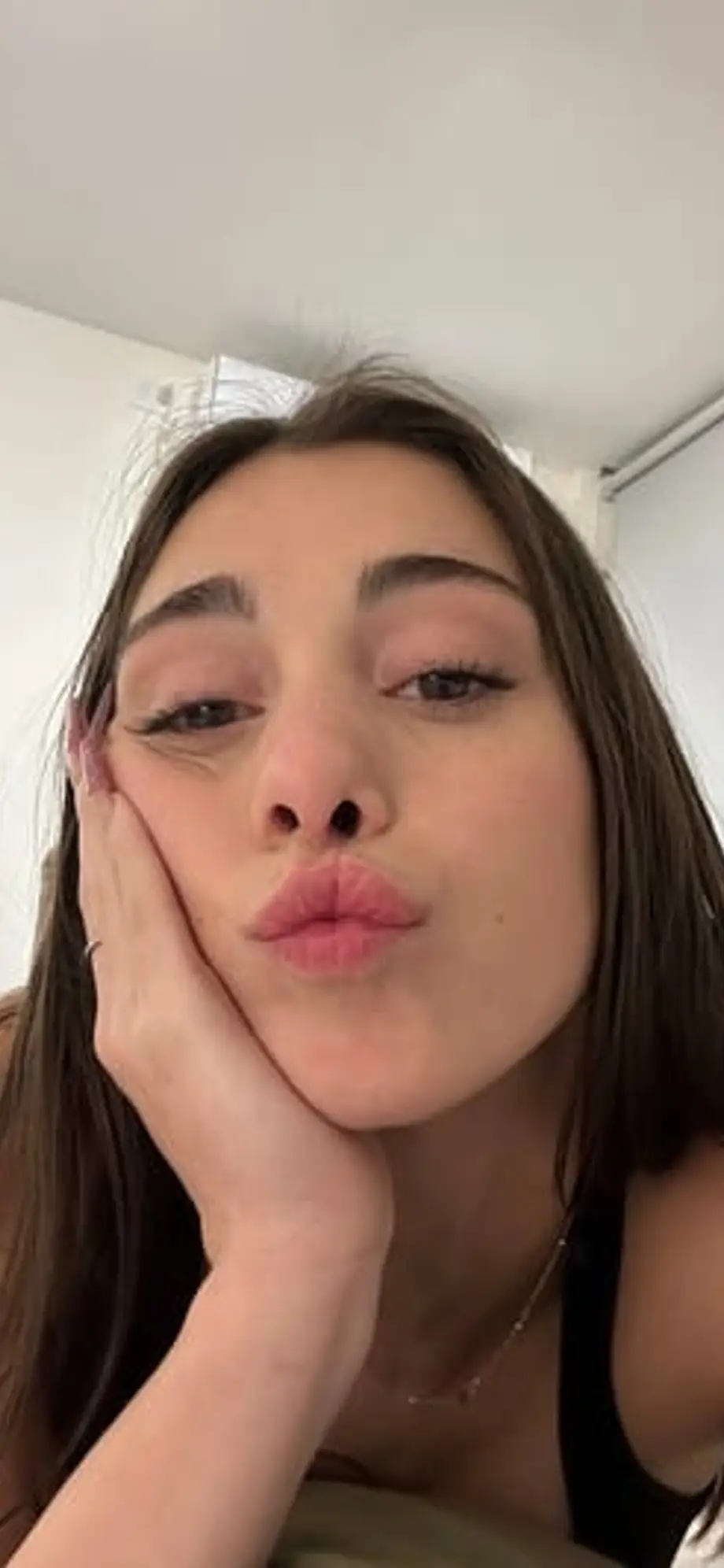 Valentina Looking for content Buddy XX